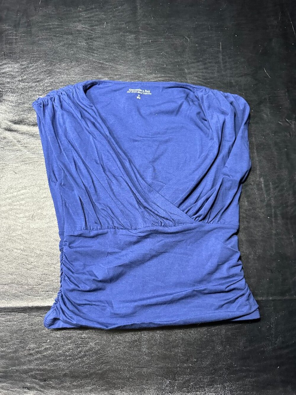 Abercrombie & Fitch V-Neck Crop-Top